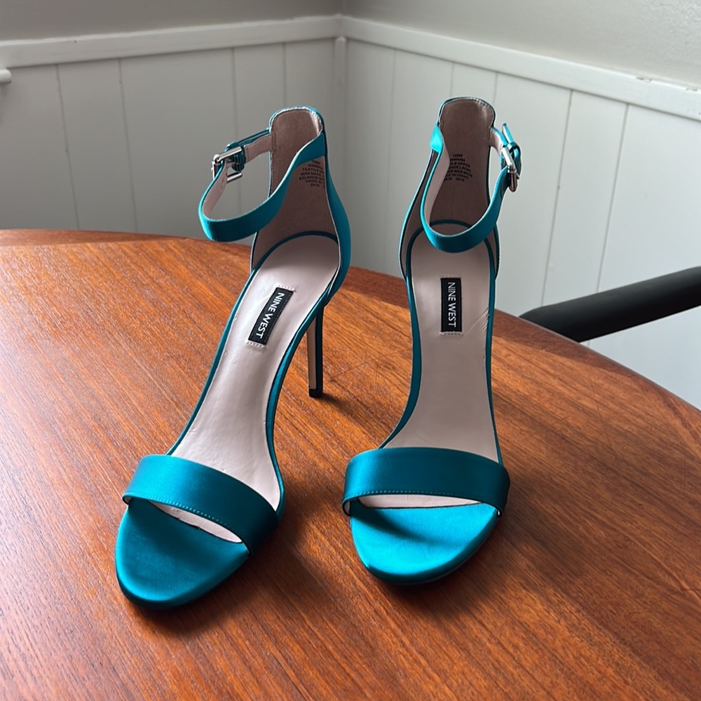 Beautiful teal satin ankle strappy open high heeled shoes